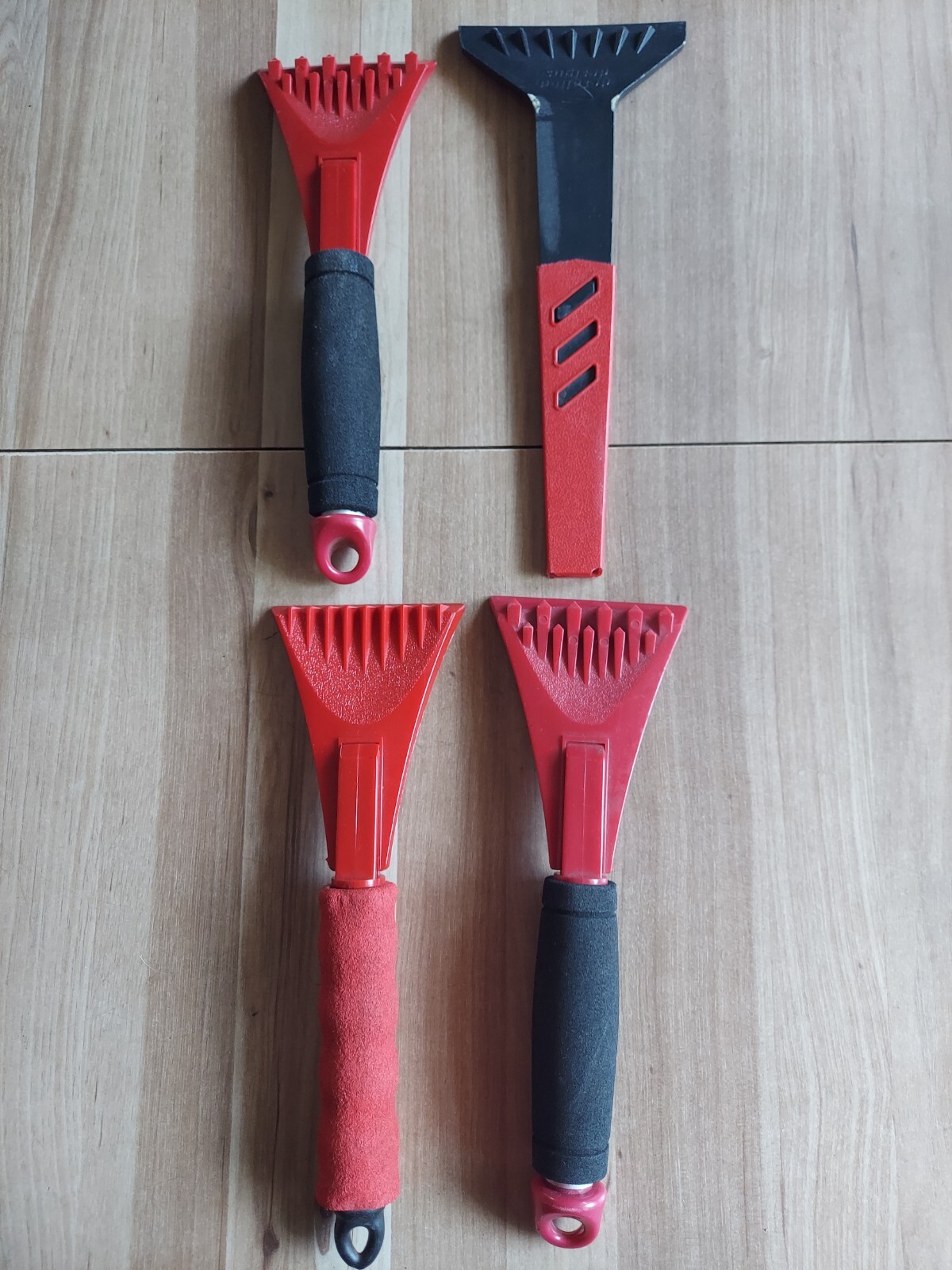 WINDSHIELD 12 " FOAM GRIP  ICE SCRAPER SET OF 4
