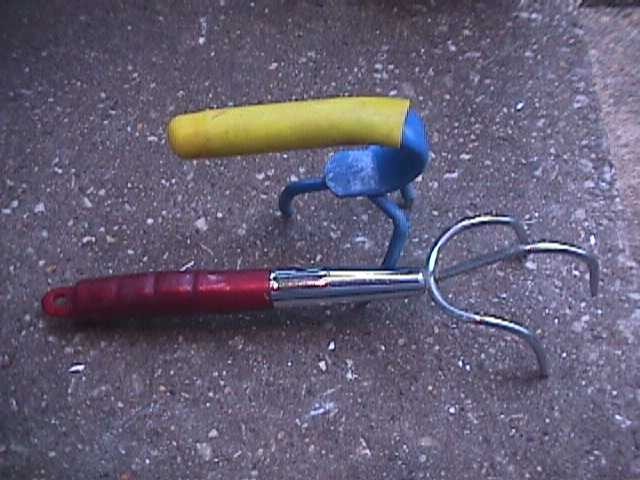 MINI HAND GARDEN GLAW and TRUE TEMPER HAND RAKE