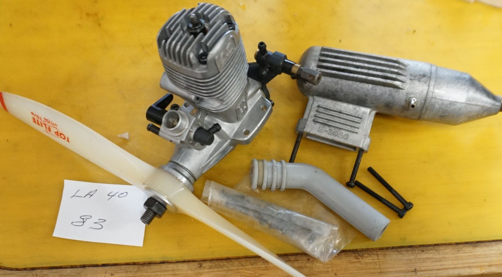 OS LA 40 RC Model Airplane Engine.. socket bolts and cleaned 83