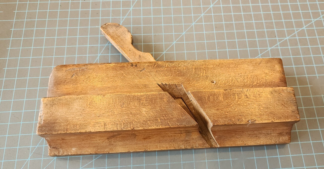 Antique Hall Case & Co. Columbus Ohio Wood Molding Plane - Missing Iron - T
