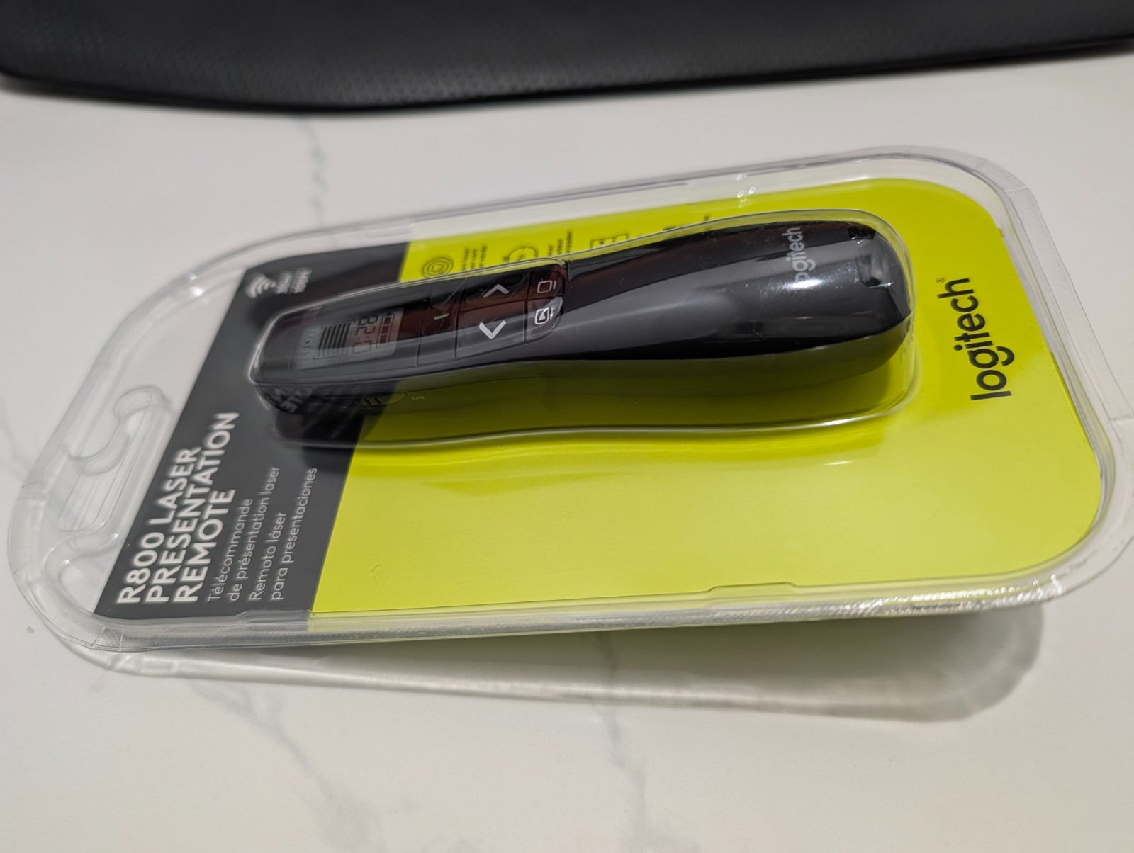 Logitech R800 Laser Presentation Remote Black with green laser, timer, USB