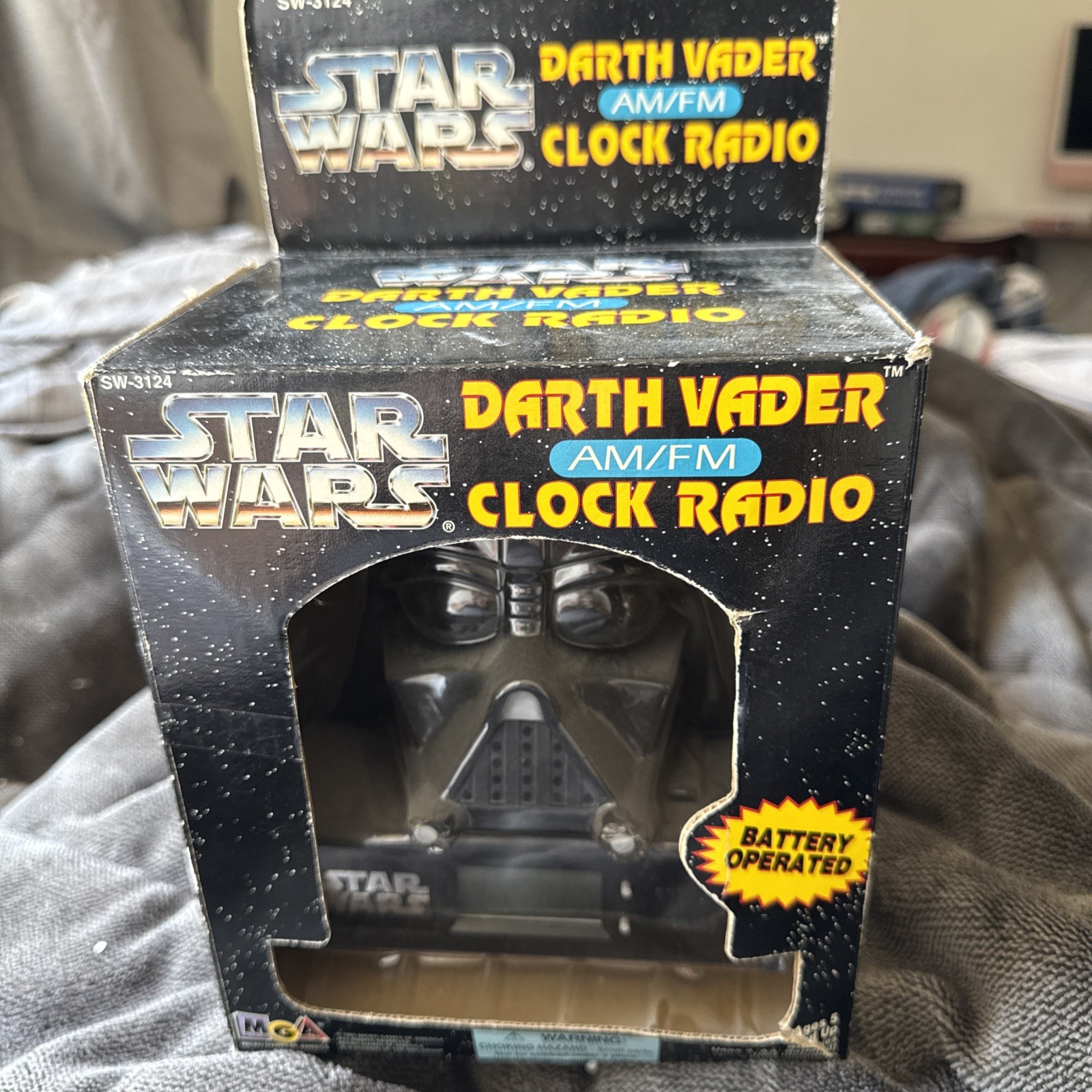 Star Wars Darth Vader AM/FM Clock Radio by MGA - New In Box Battery Op SW-134