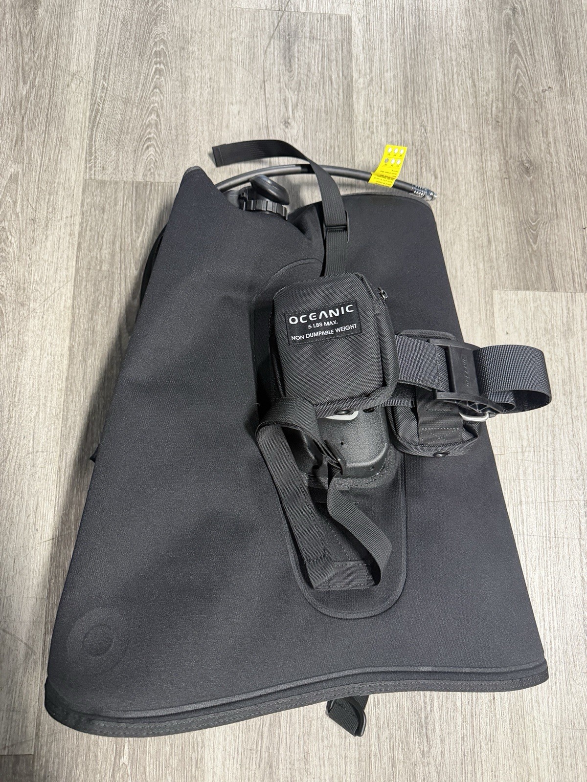 Oceanic BioLite Scuba Diving BCD Buoyancy Compensator, Size Medium