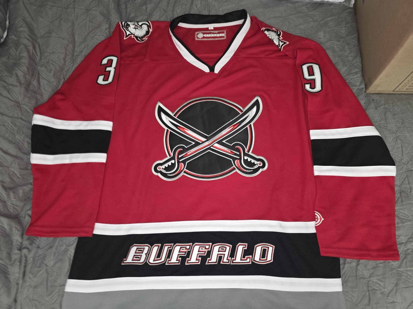Koho Buffalo Sabres Dominik Hasek Jersey Red Black White NHL Hockey Large Mens