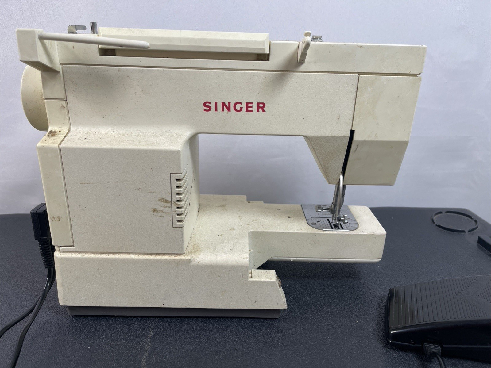 vtg Singer Style-Mate SM-14C Electronic Control Sewing Machine w/ Pedal Tested