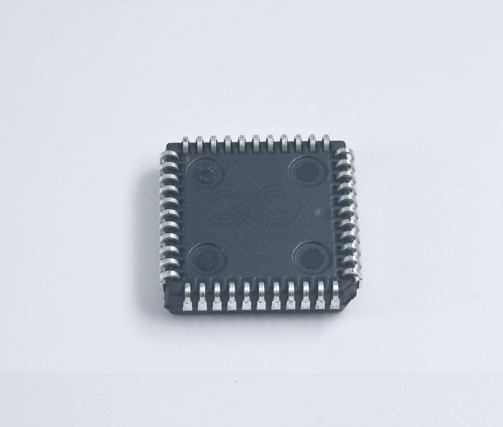 2PCS SCC2681AC1A44 NXP Dual UART 5V Serial Interface IC PLCC-44