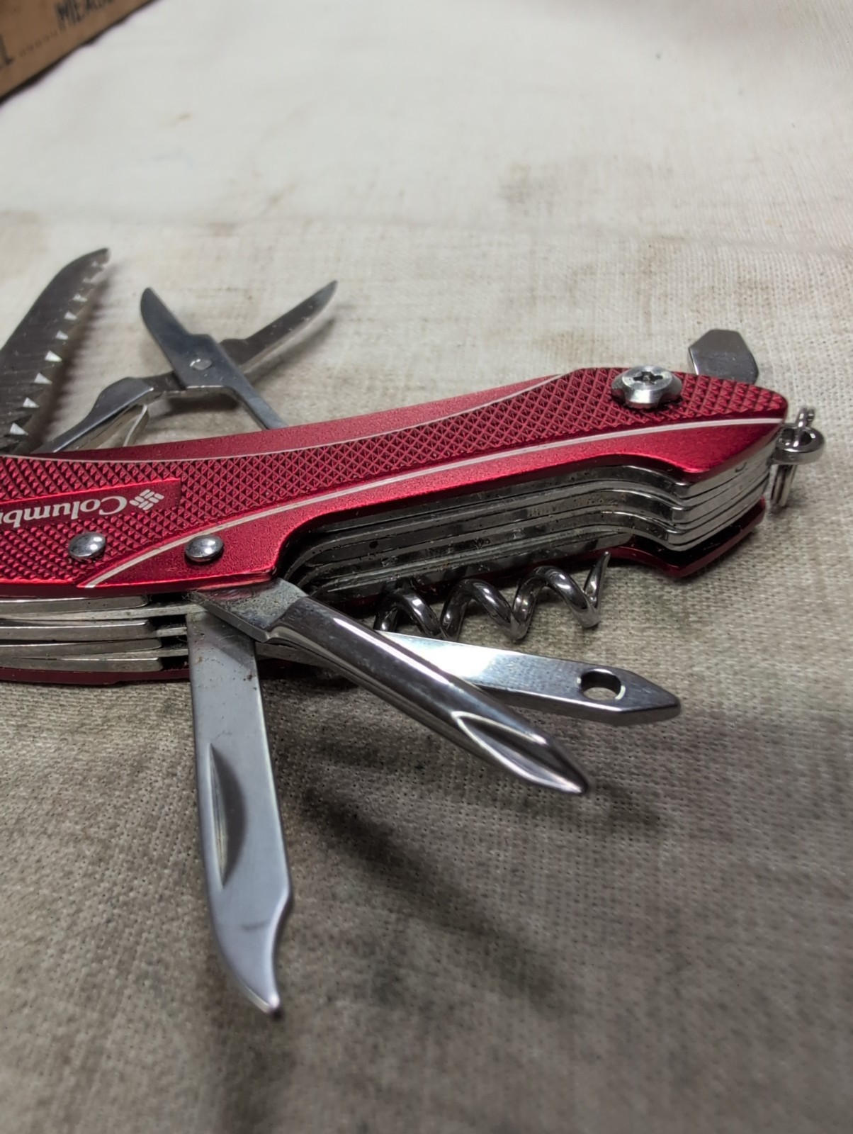 Columbia Deluxe Graphite Multitool 11 in 1