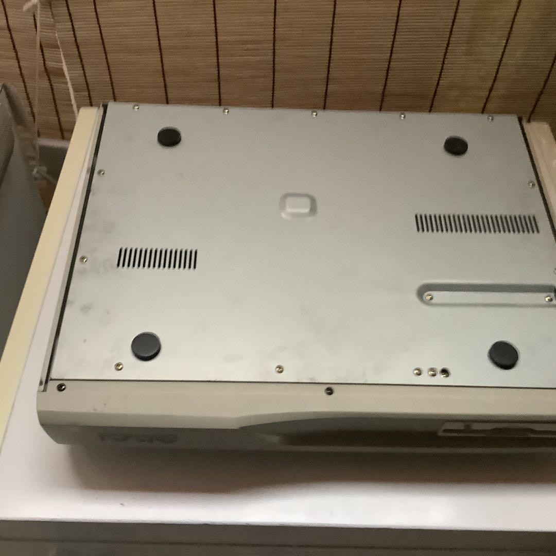 AKAI MPC2000XL sampler