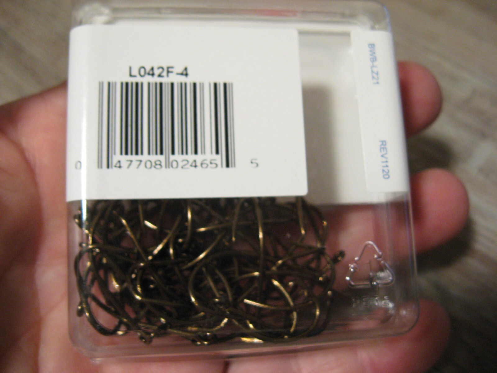 50 Eagle Claw Lazer Sharp Wide Bend Fish Hooks - Bronze L042F Style - Size 4
