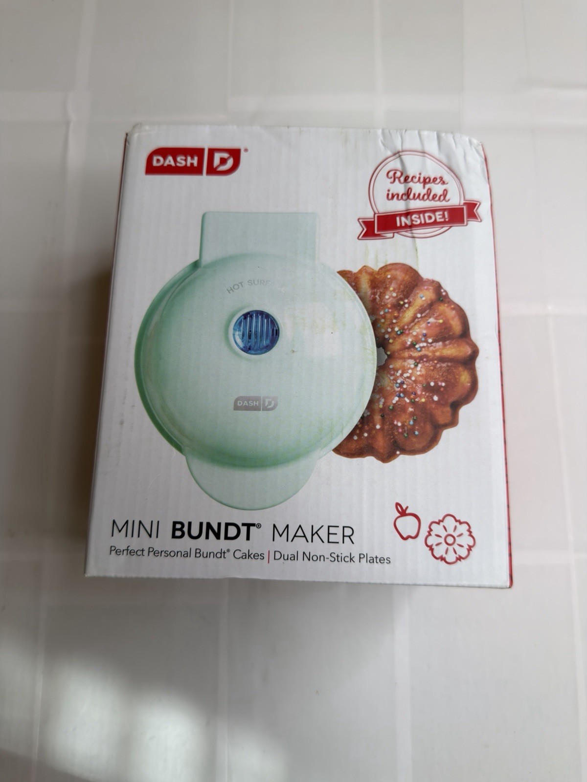 Dash Mini Bundt Cake Maker