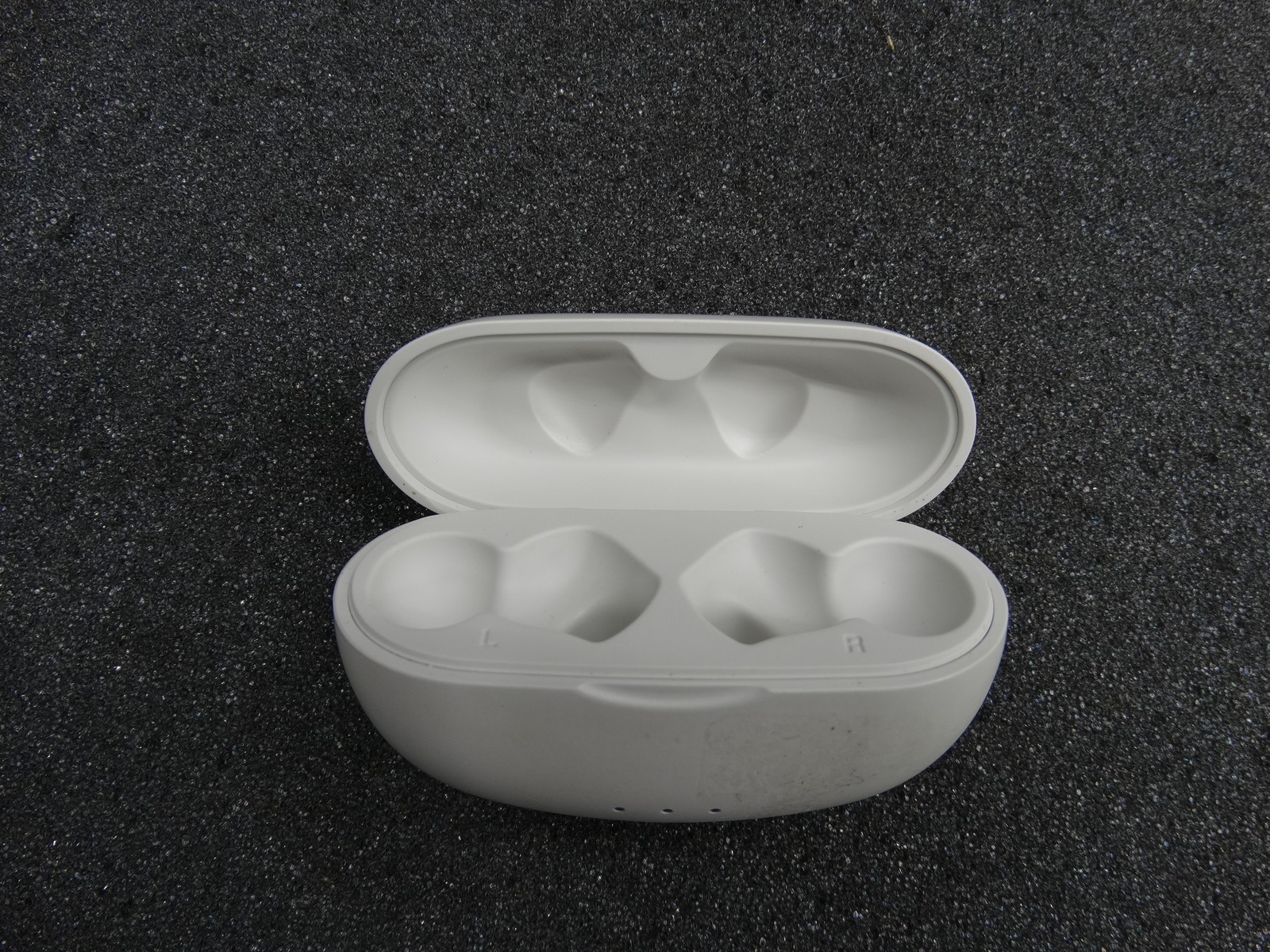 JVC - Gumy True Wireless Headphones Case Only White