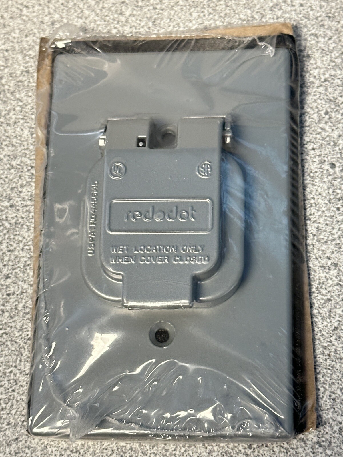 NEW Red Dot CCSV Weatherproof 1 Gang Vertical Outlet Cover Silver Device-Mount
