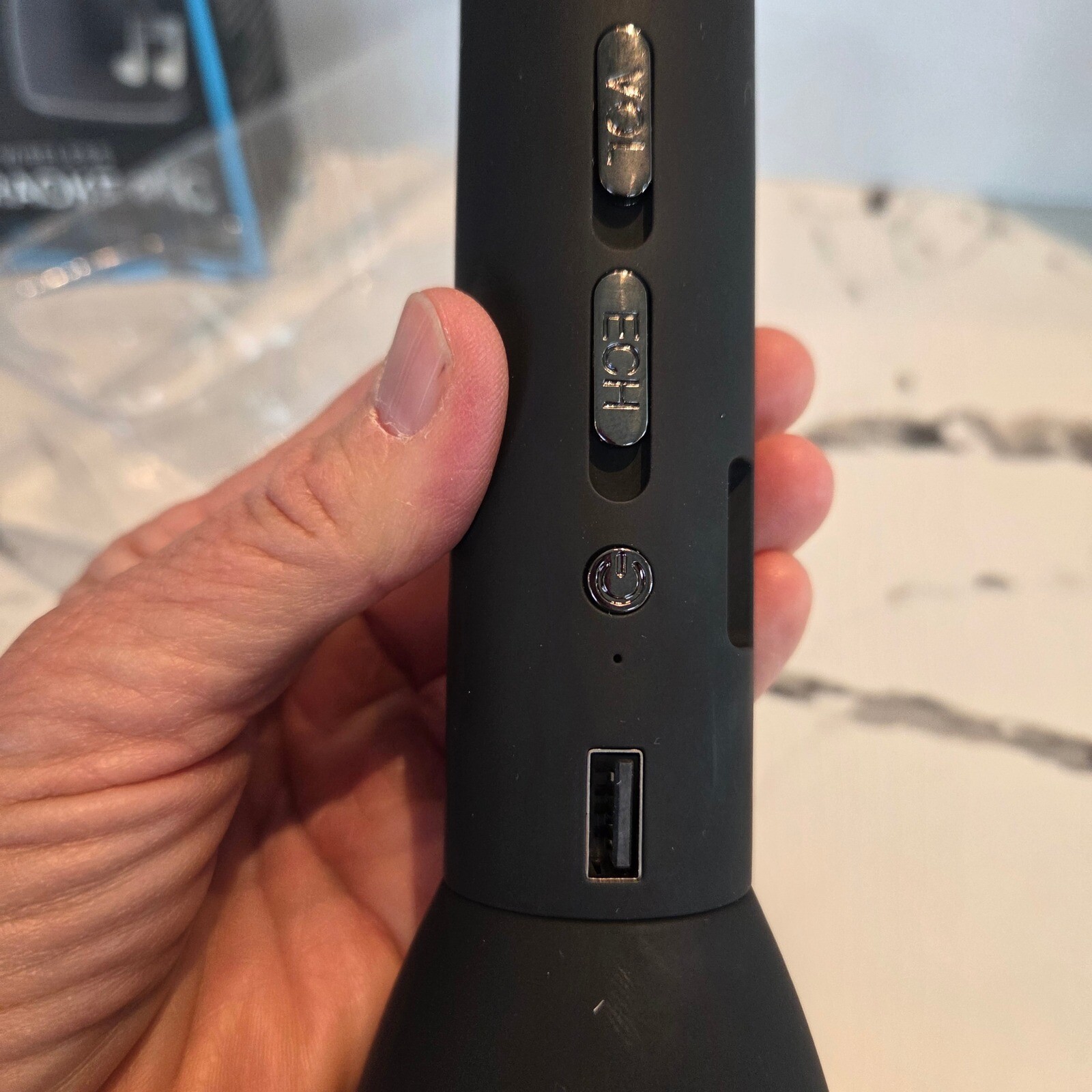 SmartGear Wireless Karaoke Microphone Built-in Speaker Bluetooth Rechargeable