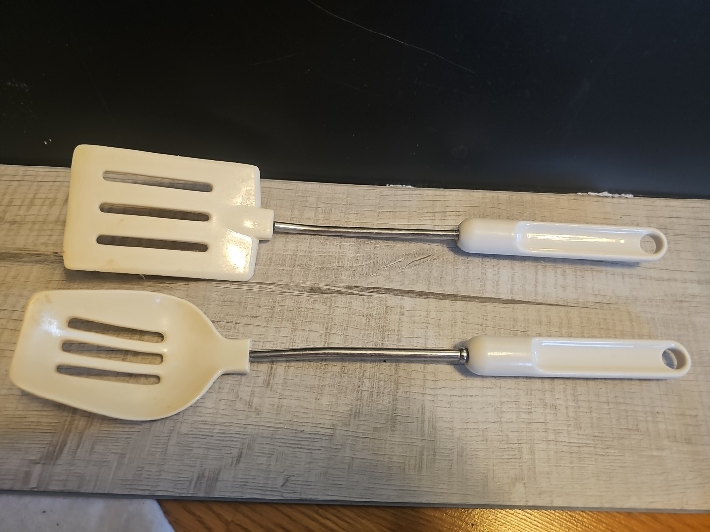 White Slotted Spoon Slotted Spatula Kitchen Utensils Retro White Handle 2 Set