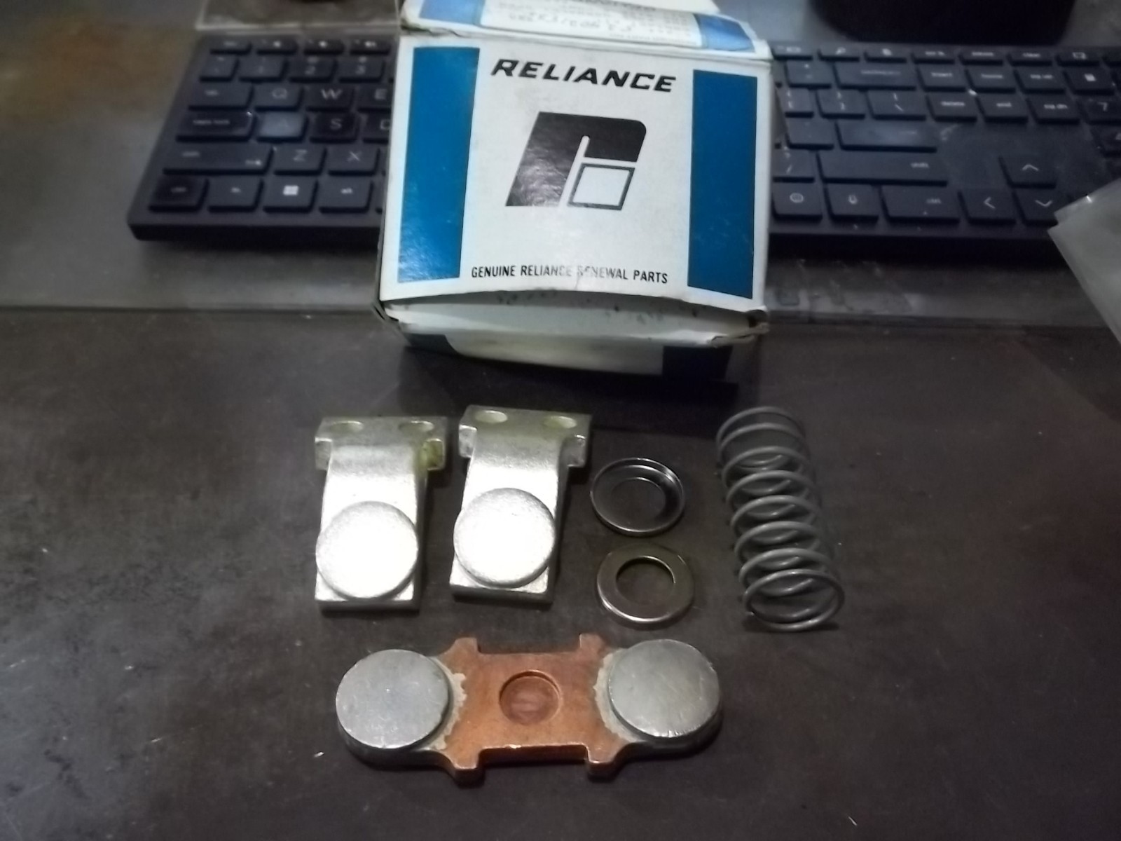NIB RELIANCE ELECTRIC K-264 CONTACT KIT (243-2)