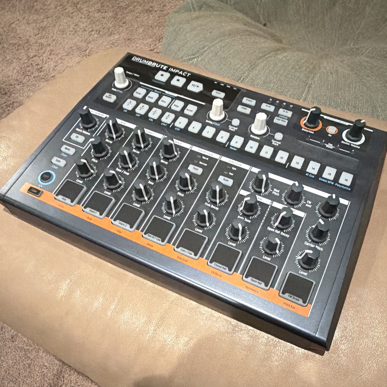 Arturia DrumBrute Impact Analog Drum Machine Sequencer USB MIDI DIN 1/4" Out