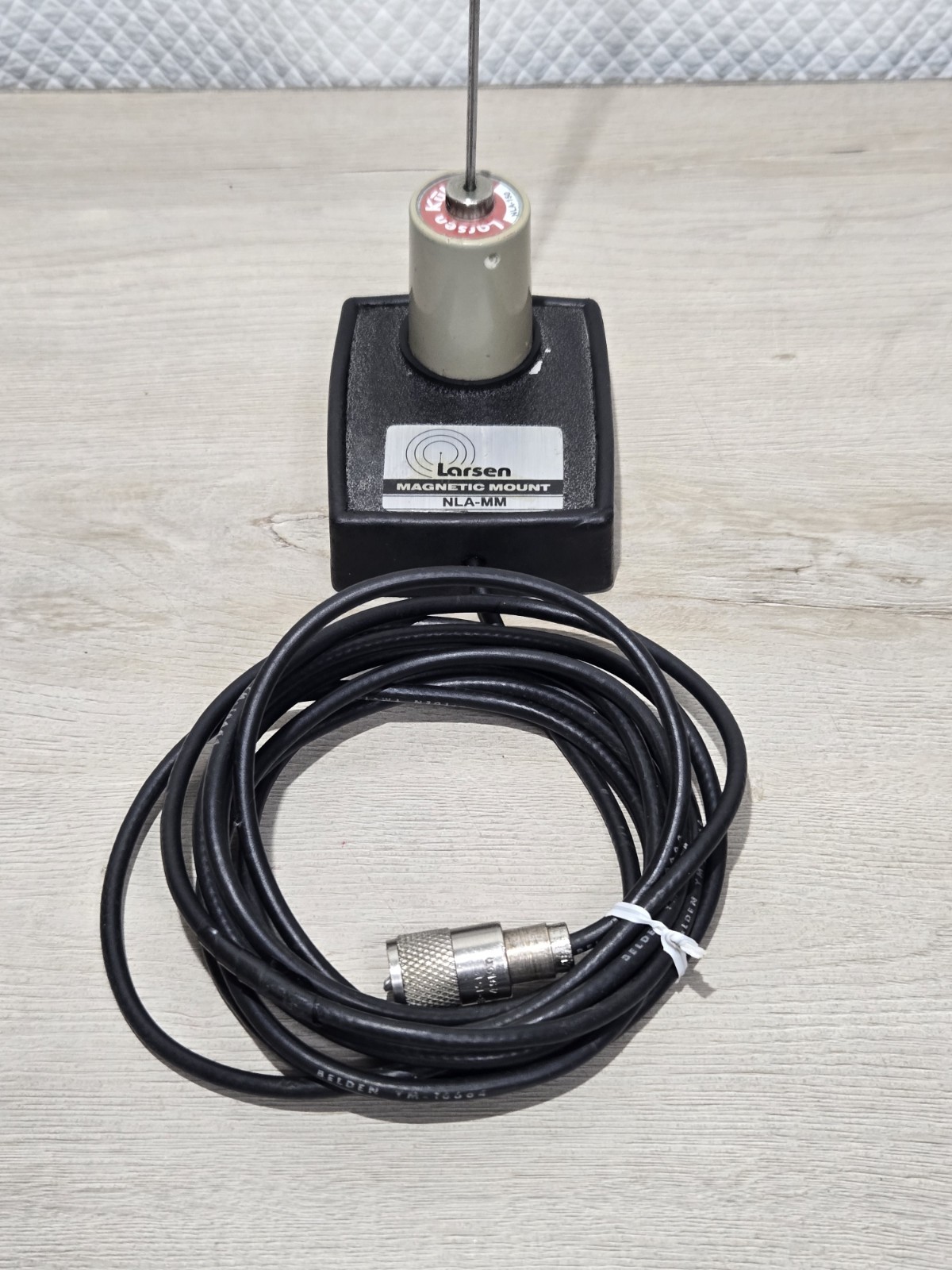 Larsen Magnetic Mount  NLA-MM With 4ft  Kulrod NLA-150 Antenna