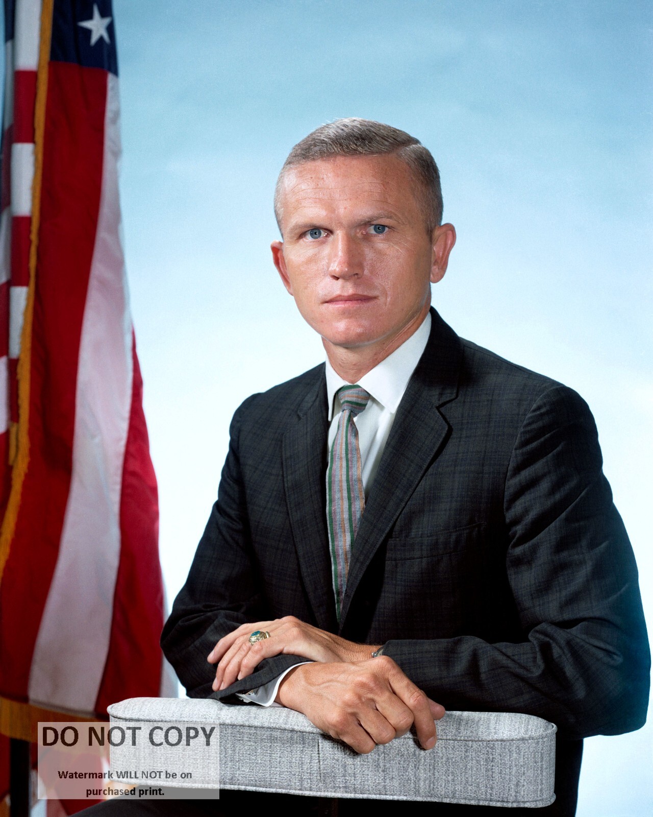 FRANK BORMAN PORTRAIT OF ASTRONAUT APOLLO 8 MISSION - 8X10 NASA PHOTO (BT-424)