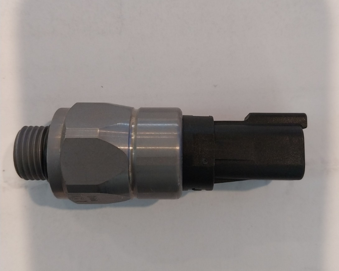 NEW, Terex 32877 2050 PSI Hydraulic Normally Closed Piston Pressure Switch