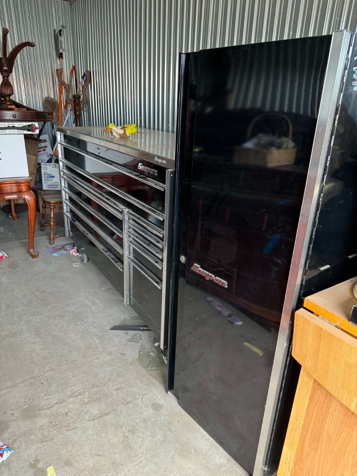 snap on tool box with tools.