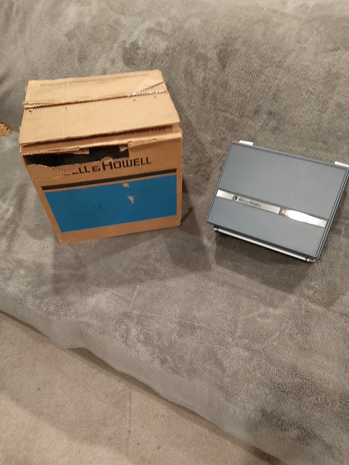VTG Bell & Howell 357B Super 8  Projector-All Functions Work! Original Box NICE!