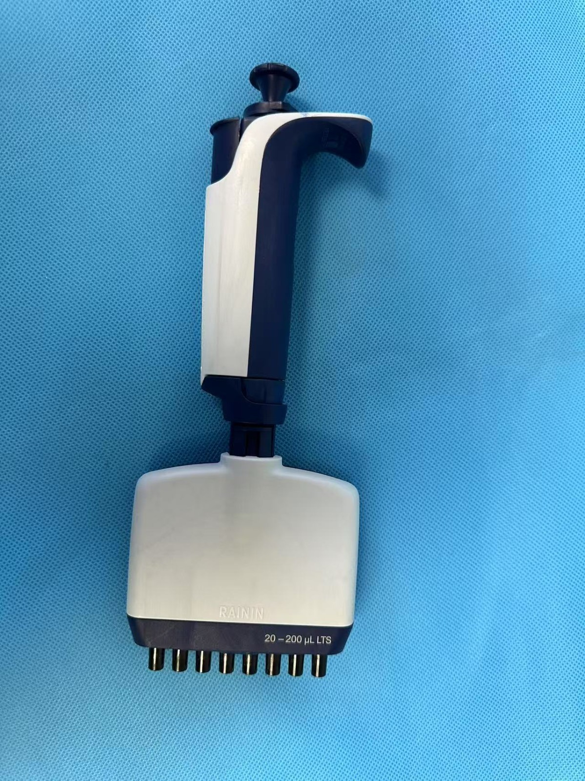 Rainin Pipet Lite XLS 20-200 ul 8 Channel Pipette L-200