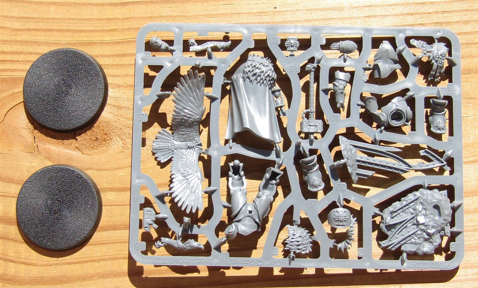 40K Imperial Agents Inquisitor Coteaz on Sprue