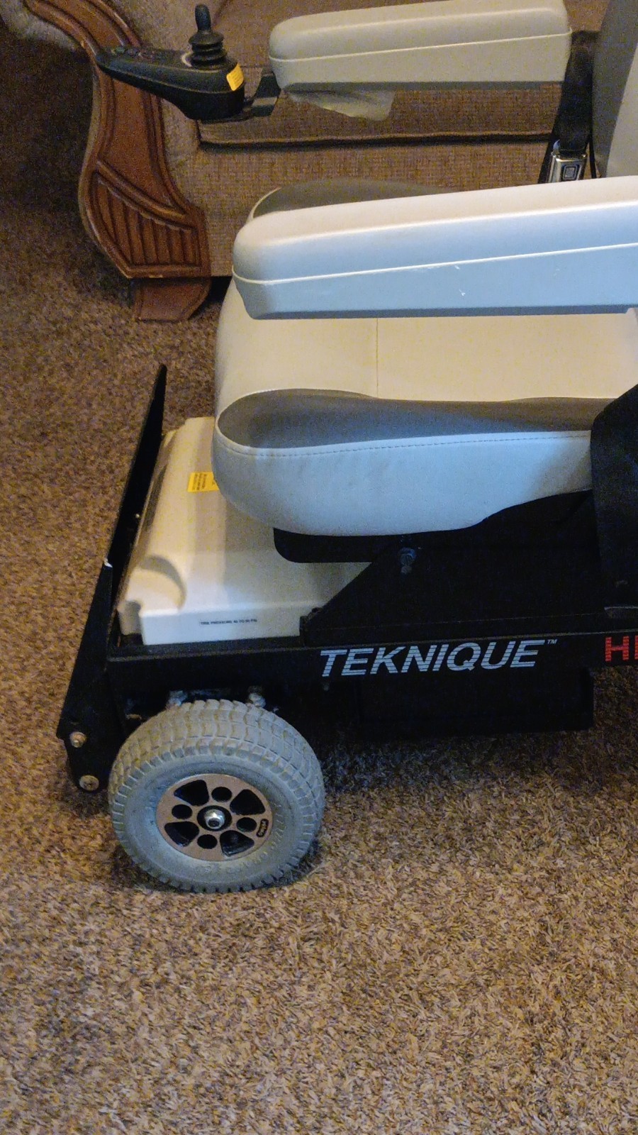 Hoveround Teknique HD6 Power Wheelchair, Electric, Joystick, 600 lbs, Gray