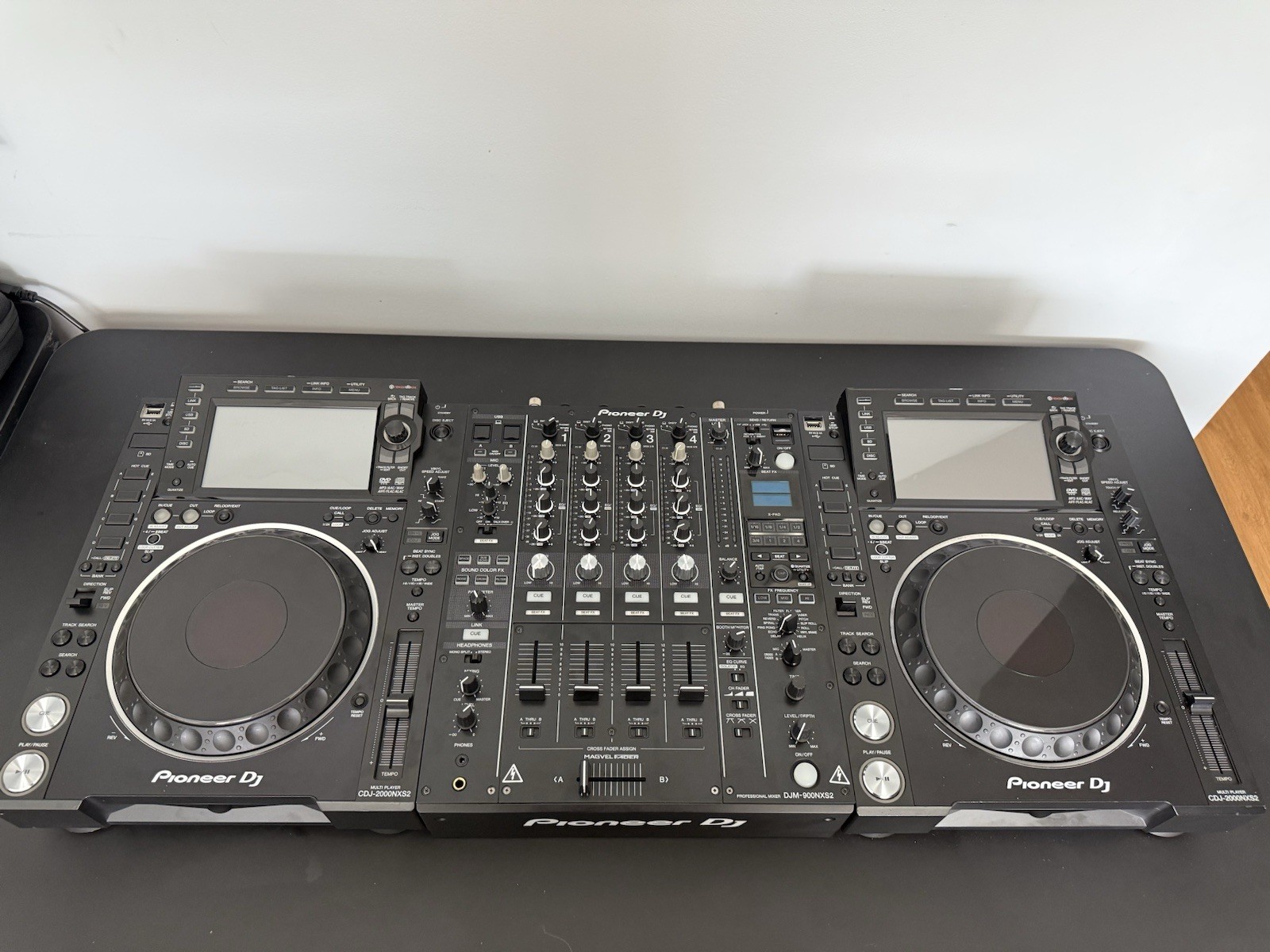 PIONEER DJ SET UP