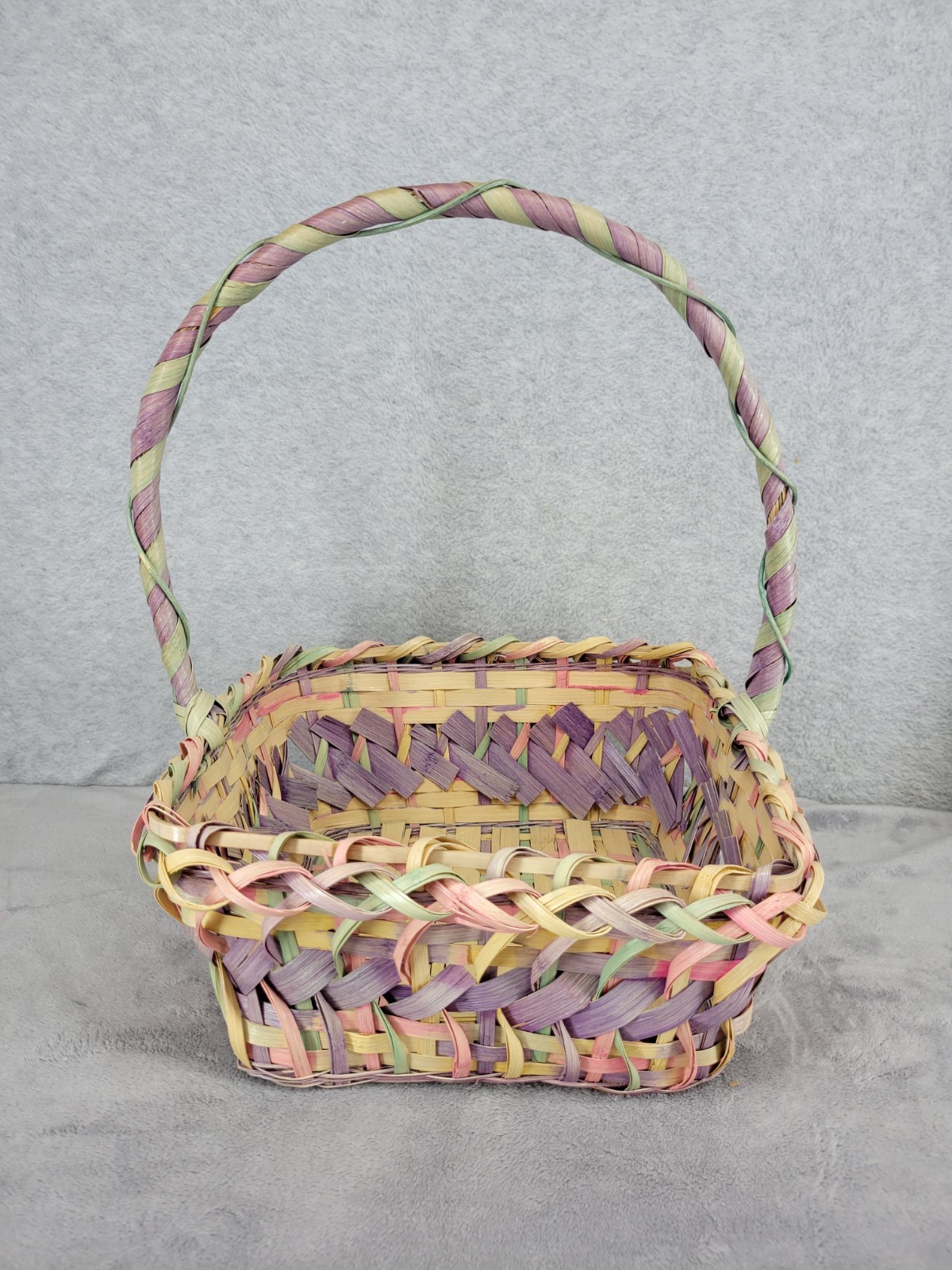 Handcrafted Neat Rattan Woven Gift Basket For Easter & Christmas Multicolour 15"