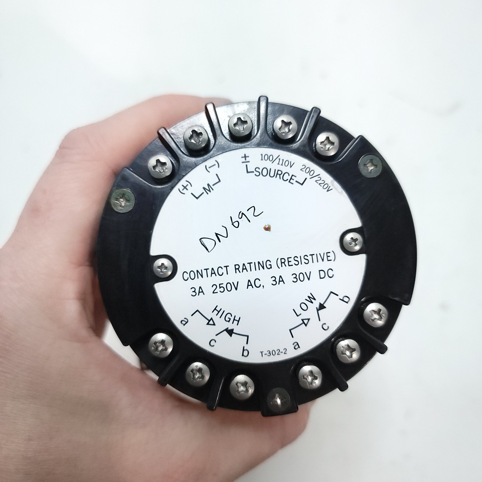 Tsuruga NRC-100HL 0-40VDC Voltmeter *broken screw*