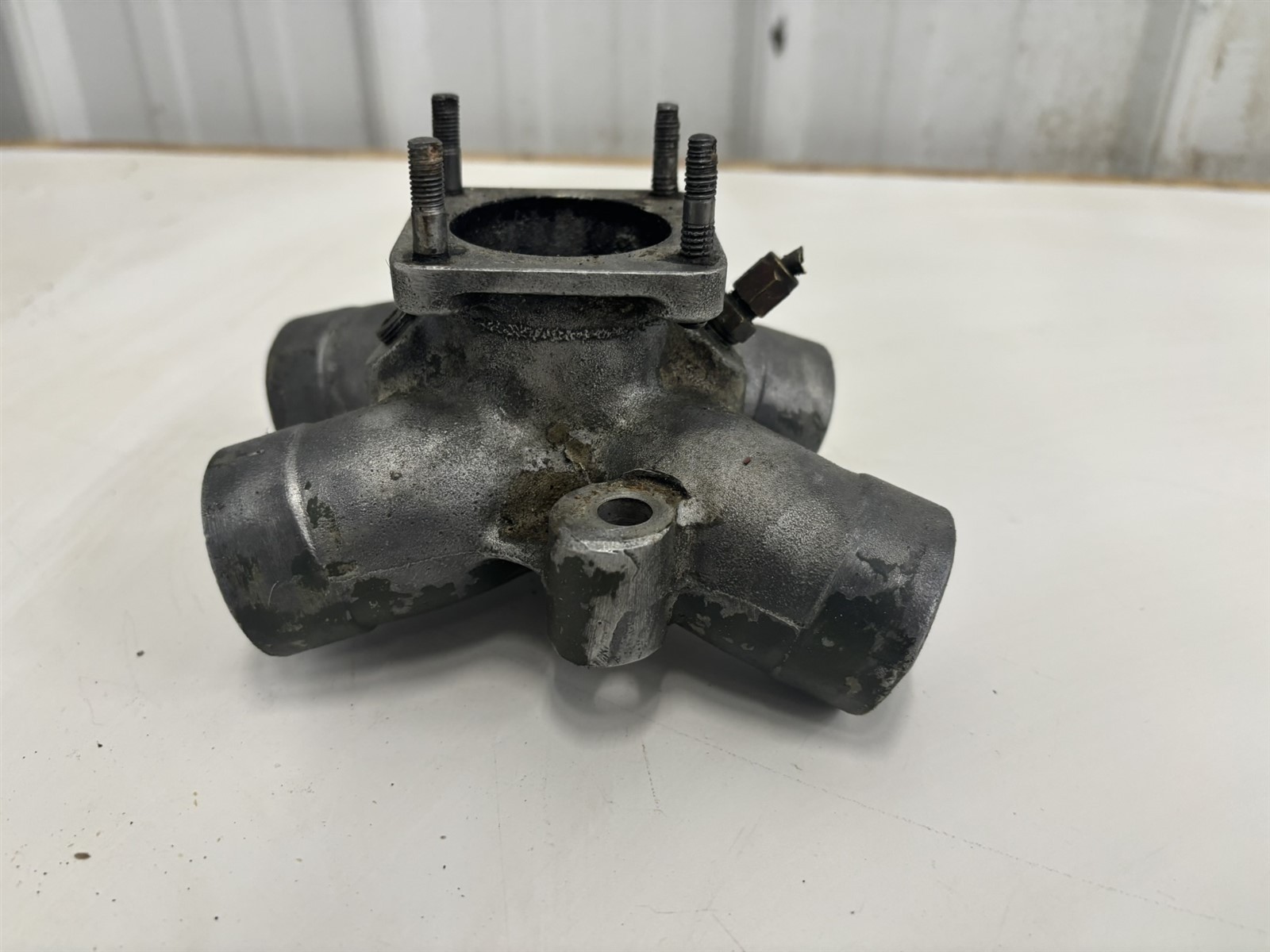 66 Cessna 150 F O-200 Contintental Intake Manifold Spider 35145 C-90 C-85 C-75
