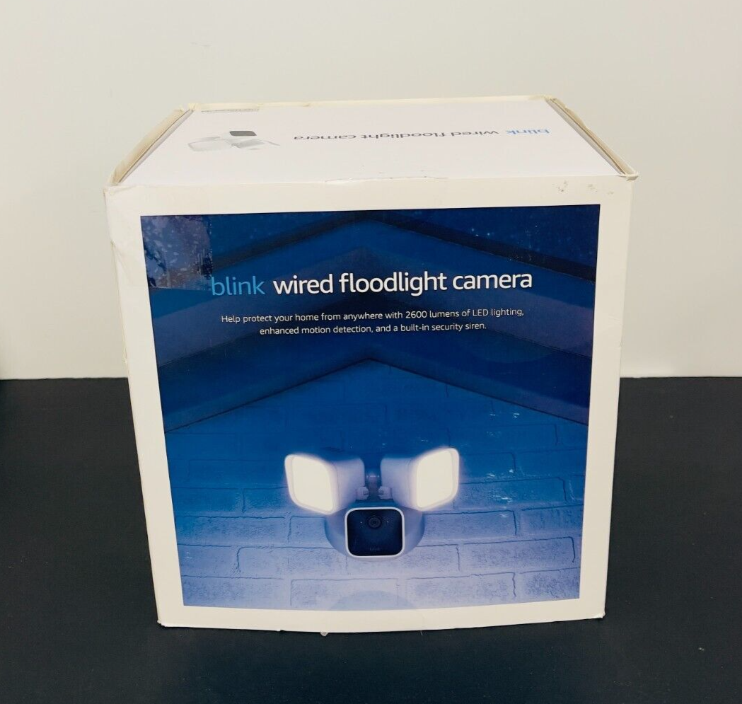 Blink Wired Floodlight Camera Smart security camera 2600 lumens HD live view NEW