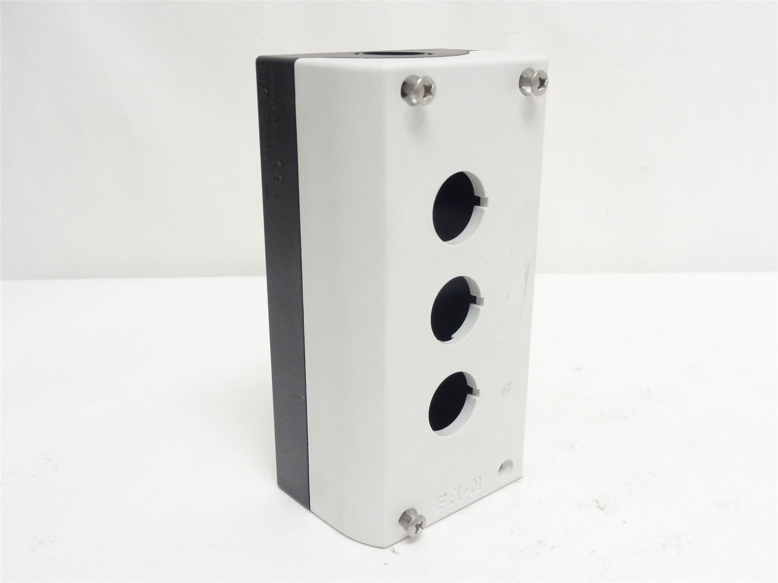 253969 New-Incomplete; Eaton PC-GF20-FR-3 3-Button Enclosure Missing (1) Screw