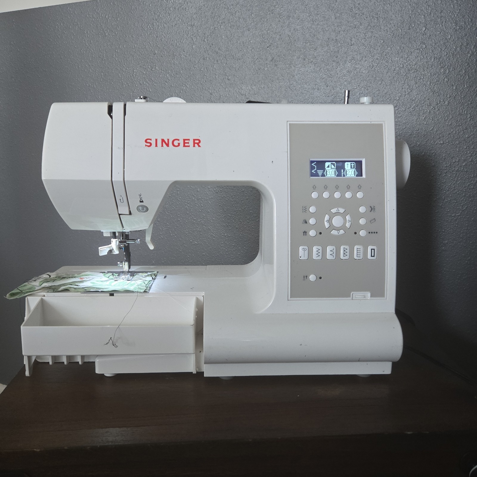 Singer Computerized Sewing Machine Tray Missing Cover Works Great