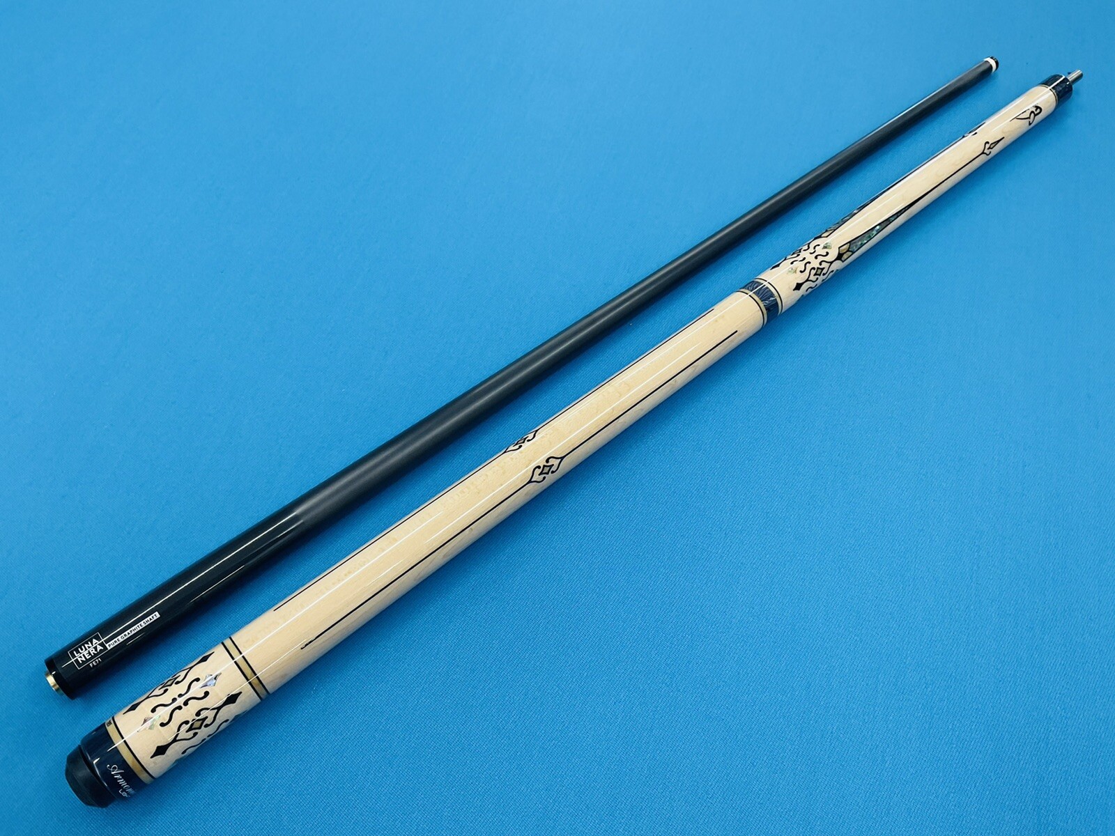 LONGONI CAROM CUE  ARMONIA LIGHT VP2 JOINT WITH  LUNA NERA SHAFT  *3 CUSHIONS