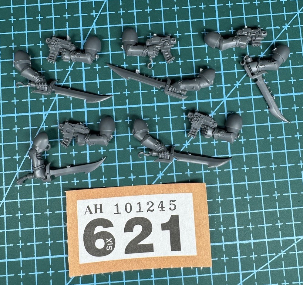 5 Emperor’s Children Infractor Bolt Pistol Power Sword Arm Slaanesh 40K Heresy