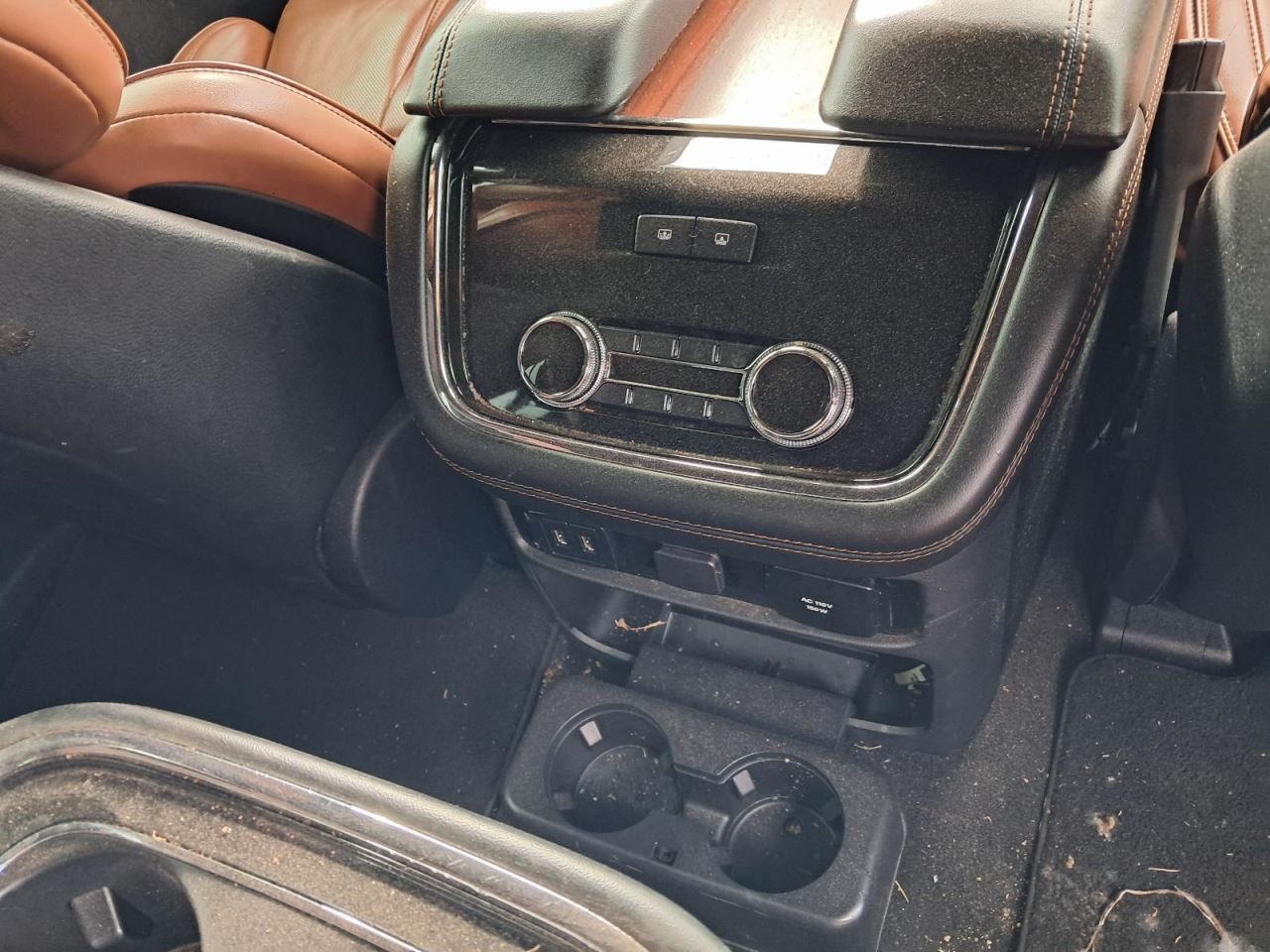 NAVIGATOR 2019 Glove Box 4815593