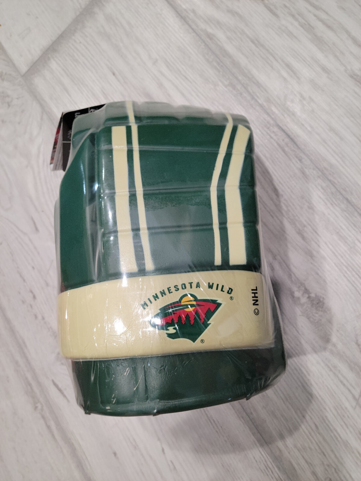 NHL Game On Hockey Glove Jumbo Drinking BEER Minnesota Wild Koozie Fist
