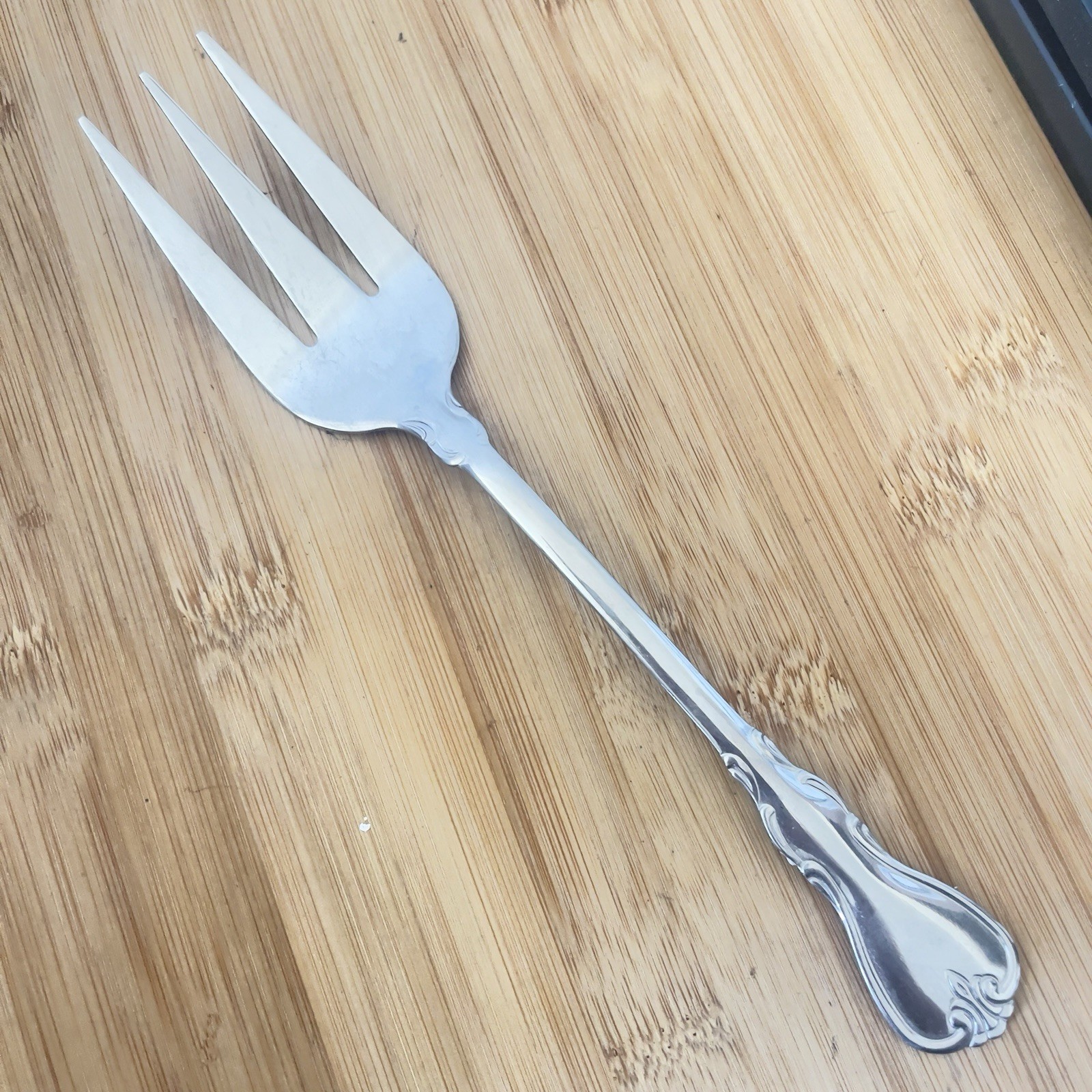 Cambridge Stainless JESSICA Fleur de lis Scrolls MEAT SERVING FORK 8.5”