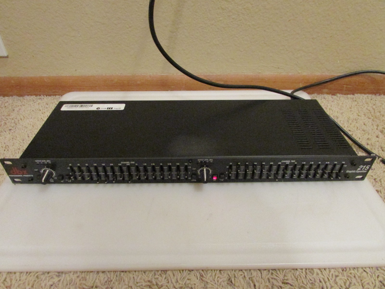 DBX 215 2-Channel Dual Band Graphic Equalizer Tested Working