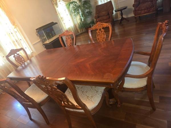 Stanley Dining Room Table, 6 Chairs, and China Closet