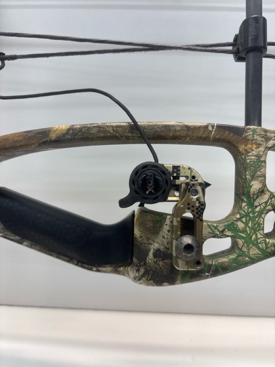 PRE-OWNED COMPUND BOW HOYT ARCHERY TORREX (P23017165)