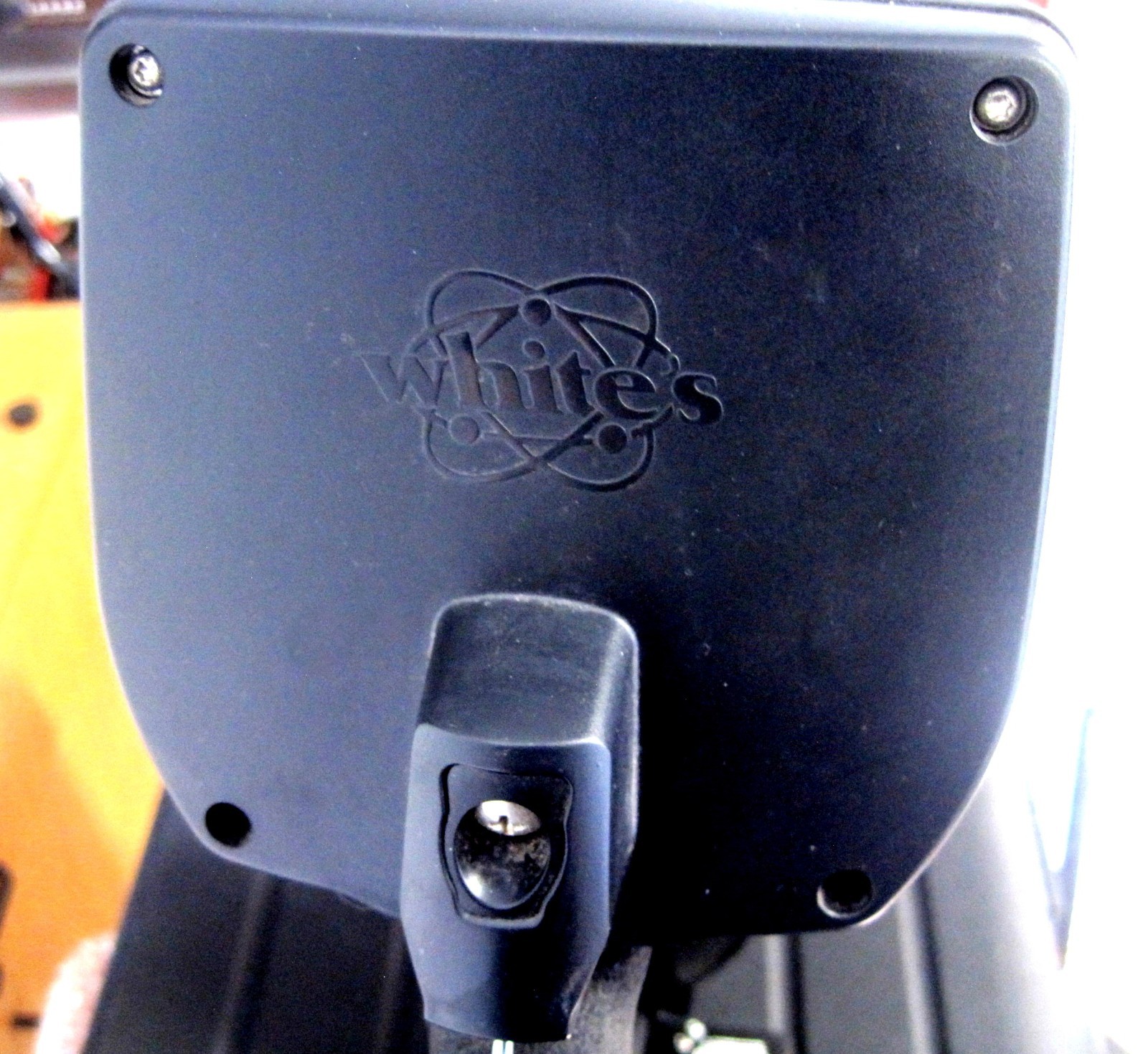 2011 Whites VX-3 Multi-Frequency Metal Detector Plus Hard Case! read description