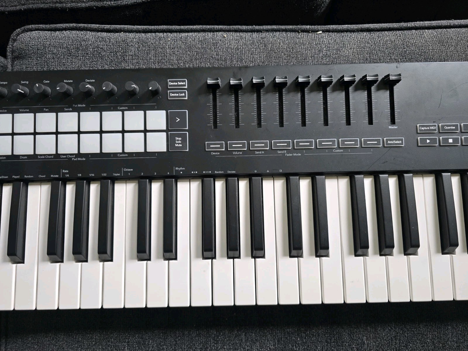 Novation Launchkey-49-mk3 Keyboard Controller With Usb Cable
