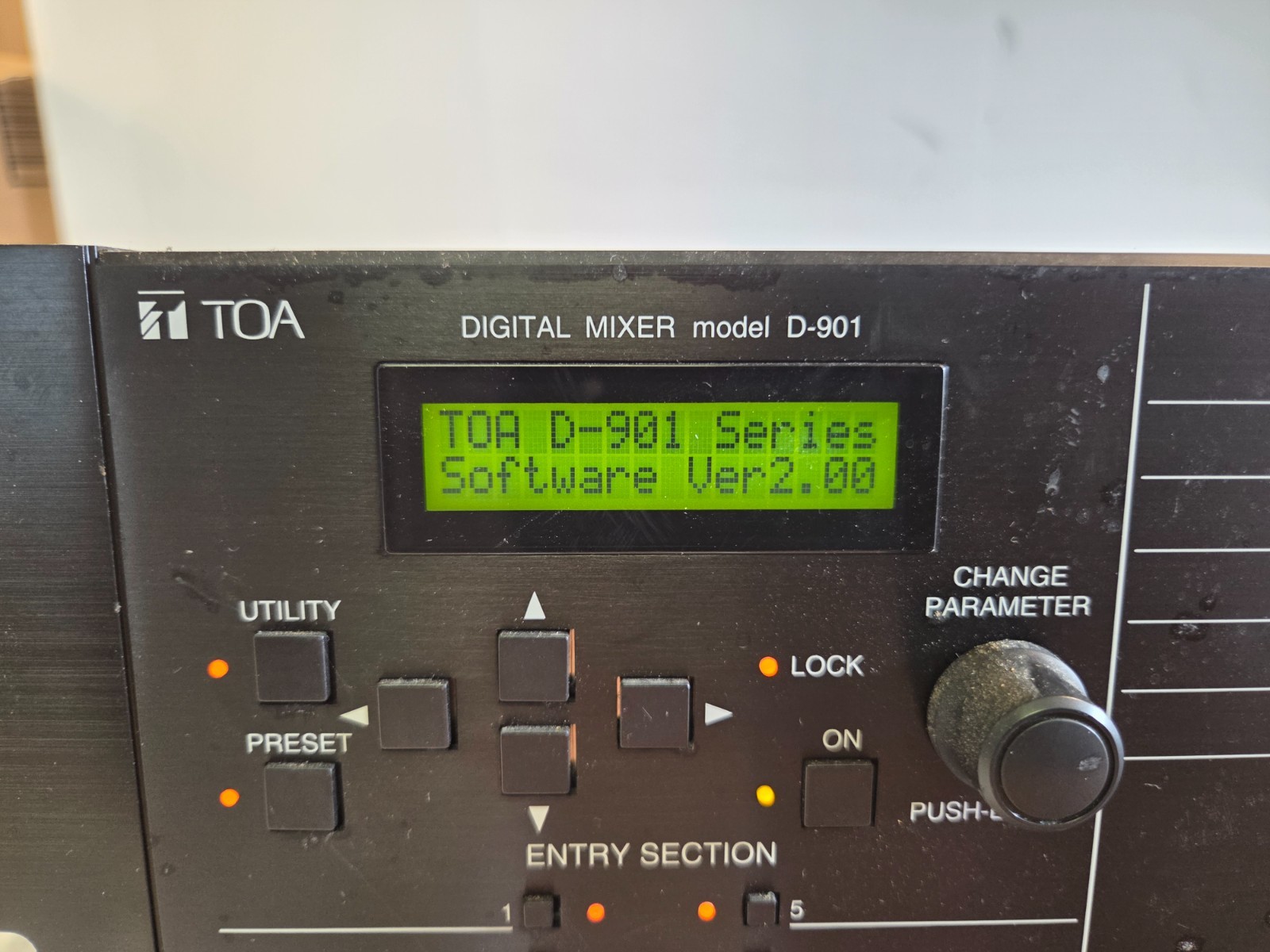 TOA D-901 Digital Matrix Mixer DSP 8 XLR Inputs 4 XLR Outputs Tested Working