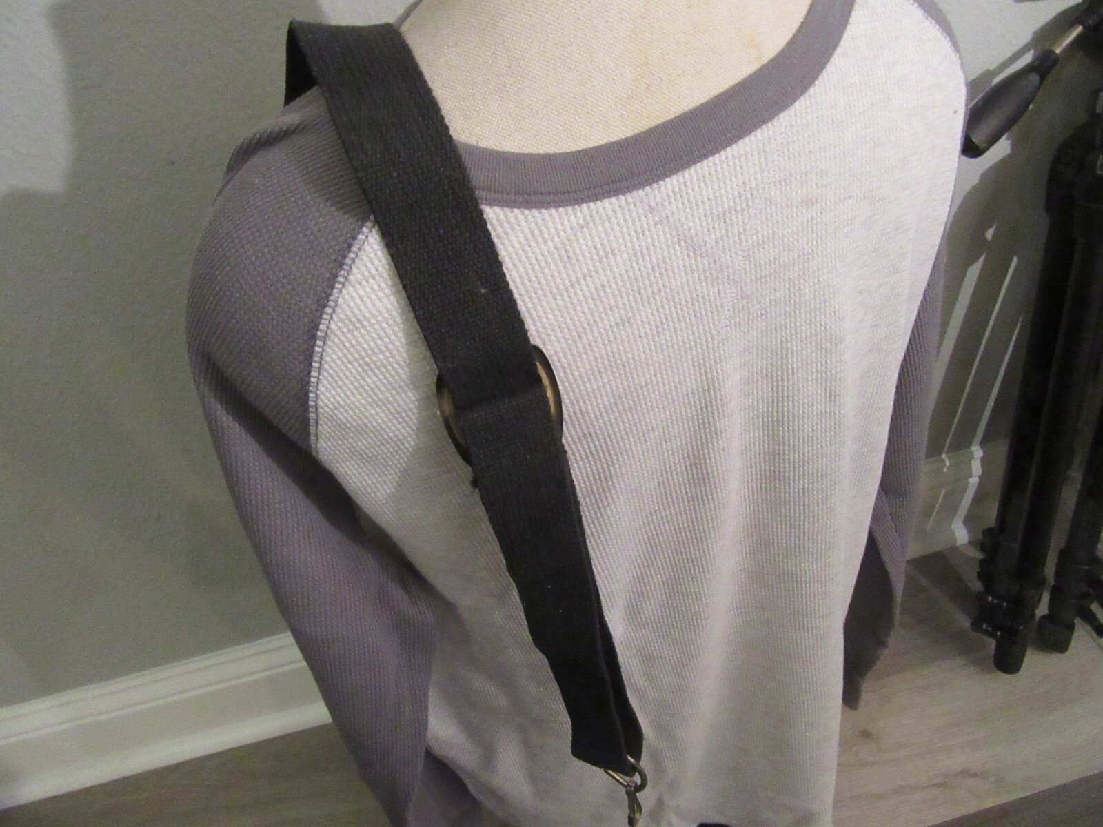 Nice Used Non-Hippie Boring Solid Camera Strap Looks Nice Good Condition