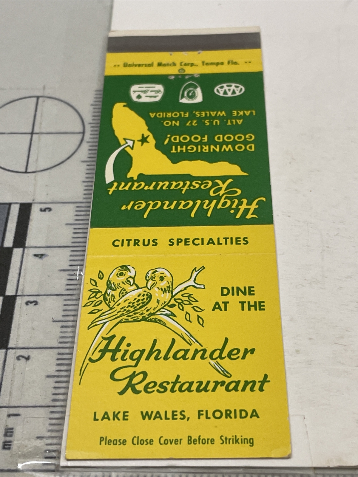 Front Strike Matchbook Cover  Highlander Restaurant. Lake Wales, FL gmg Unstruck