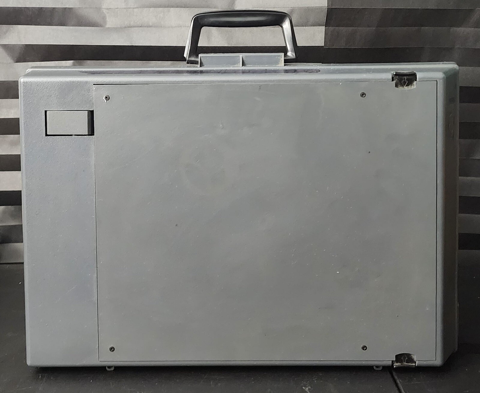 3M Visual Systems 2000 AG Portable Overhead Transparency Projector