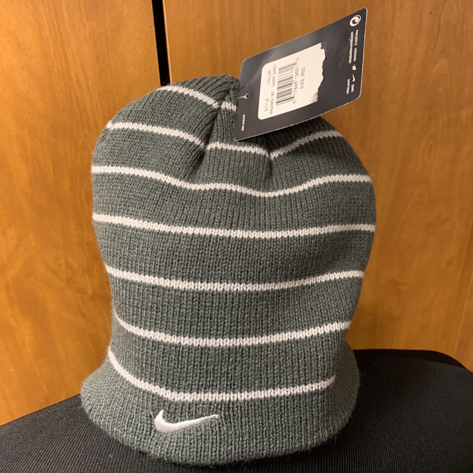 NIKE Kid's Beanie Dark Gray/White Hat      Sz 8/20 New with Tags